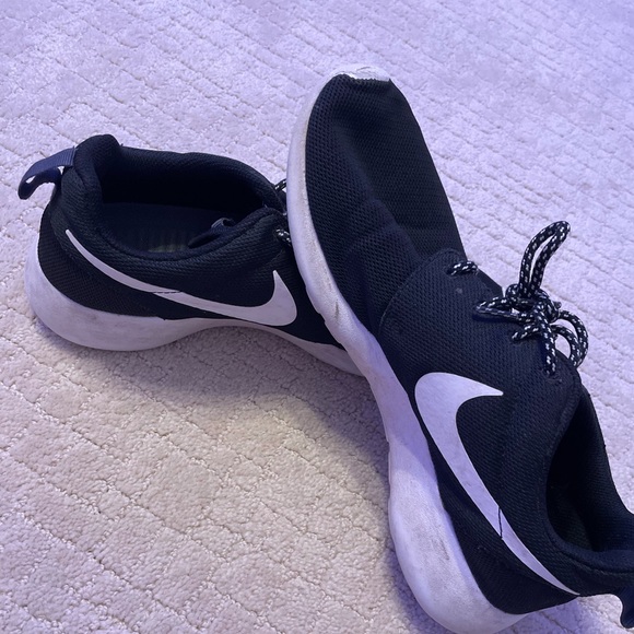 Nike sneakers - Picture 4 of 4